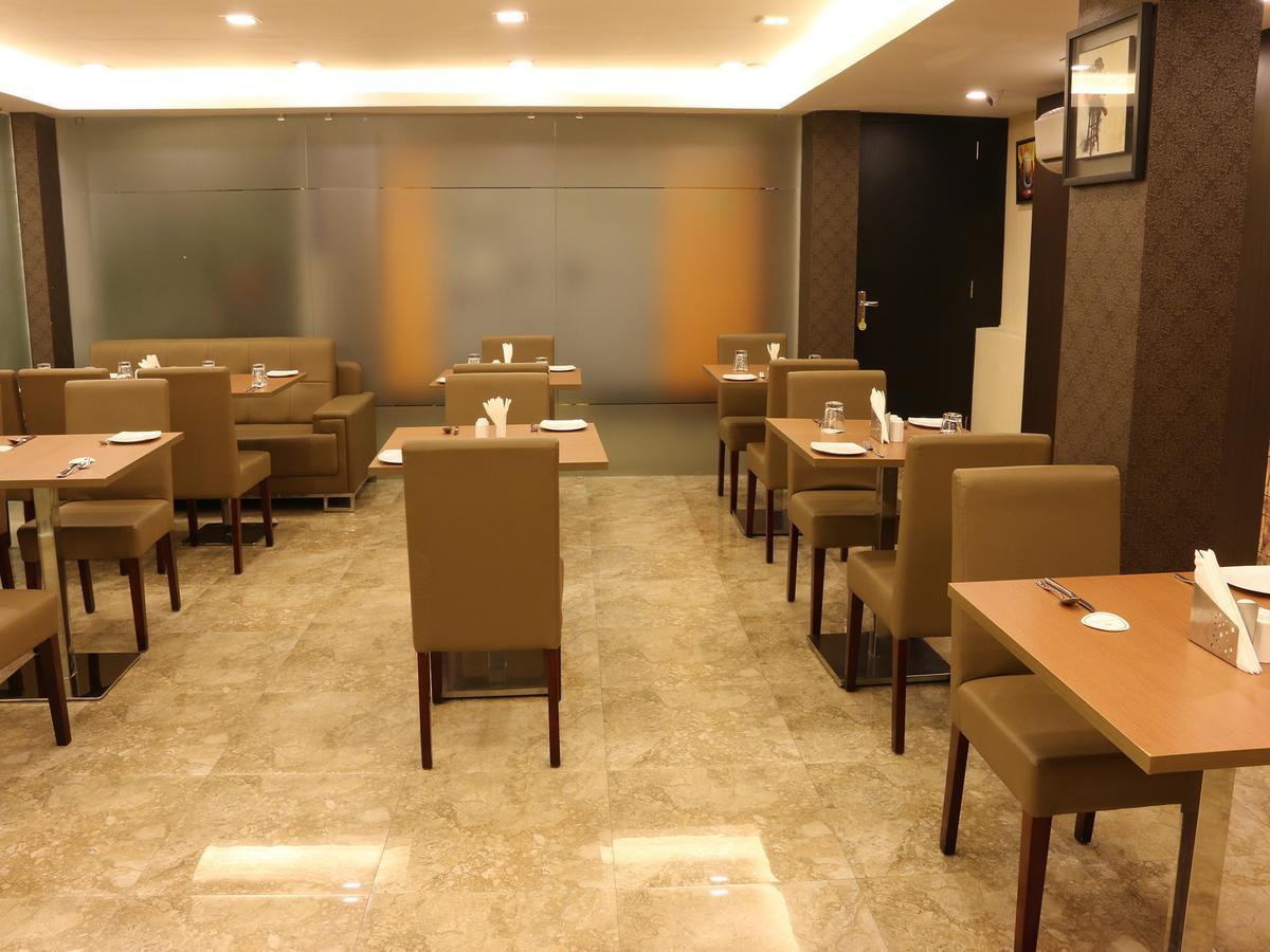 Oyo 662 Hotel Comfotel Kolkata Ngoại thất bức ảnh
